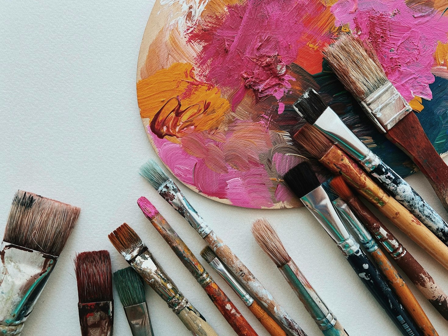 Acrylic vs. Gouache: Choosing the Right Medium